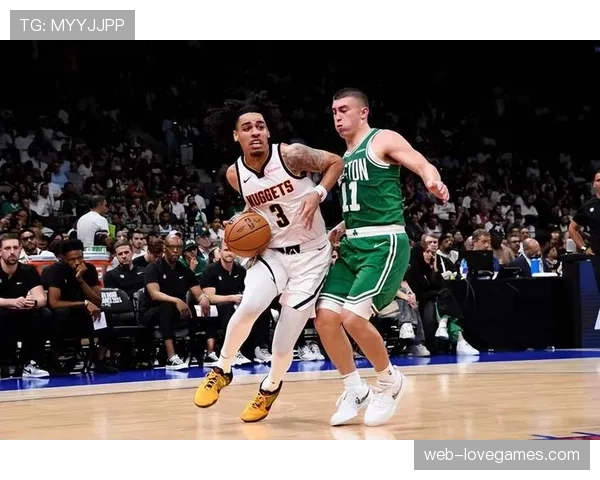 “城市业余联赛”数据显示，模仿NBA的侧翼手递手战术在民间赛事中流行。