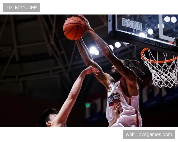 【2026年4月CBA联赛·赛后·通讯通讯:一个赛季的征程结束,南京同曦队员与球迷场边互动长达一小时