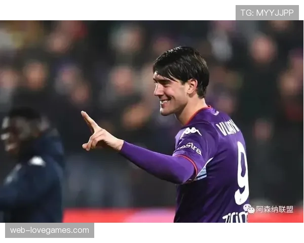 弗拉霍维奇进球后,指向后场示意是“区域协防创造了反击空间”